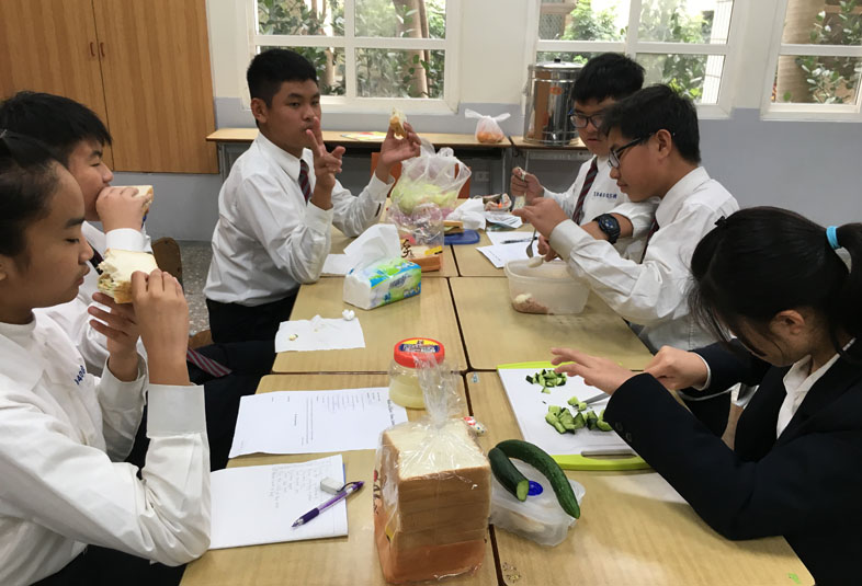 20160401 英語課程Let's make a tuna sandwich